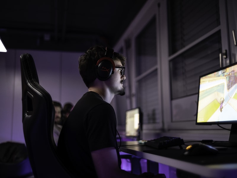 Silent white sleeper for a full-time streamer